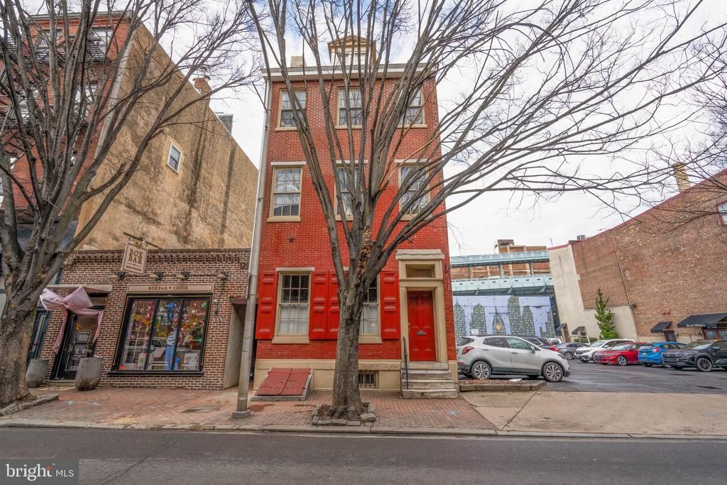 239 Race Street, Unit C, Philadelphia, PA 19106 Main Photo