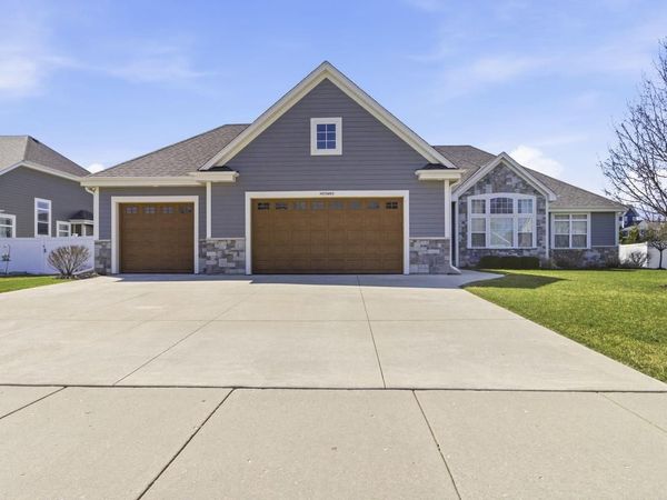 W47N863 Bobolink AVENUE, Cedarburg, WI 53012