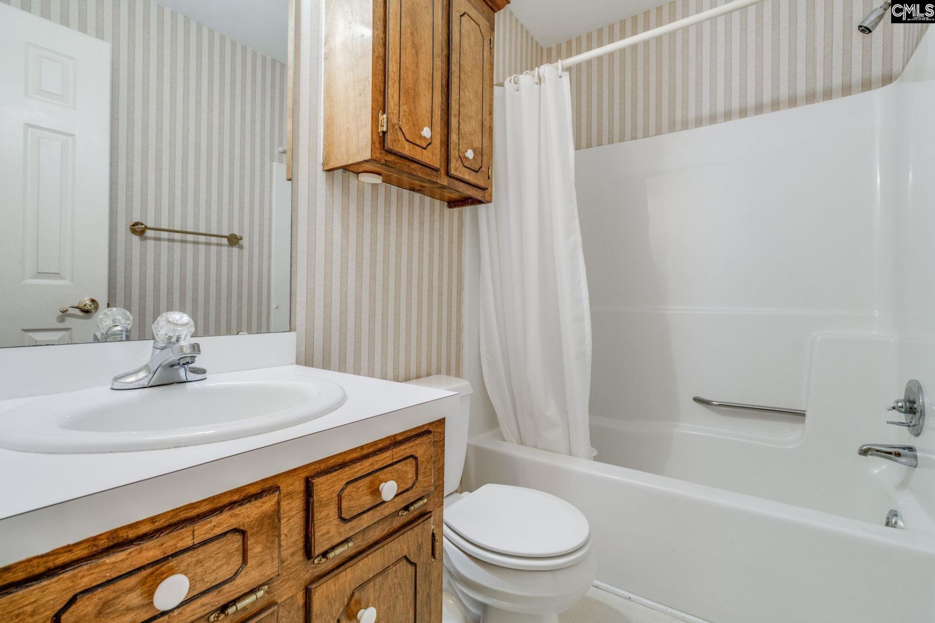 599 Charlotte Thompson School  Photo 11