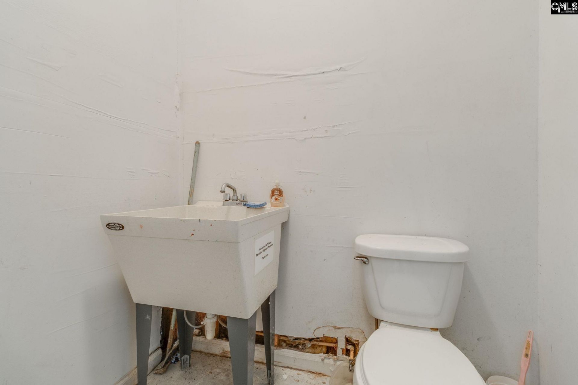 599 Charlotte Thompson School  Photo 24