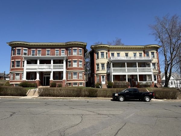 275-285 Suffolk St, Holyoke, MA 01040