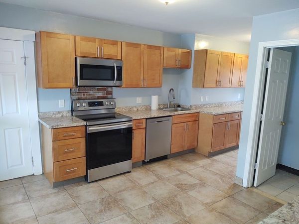 96 Pleasant St, Unit 2, Marlborough, MA 01752