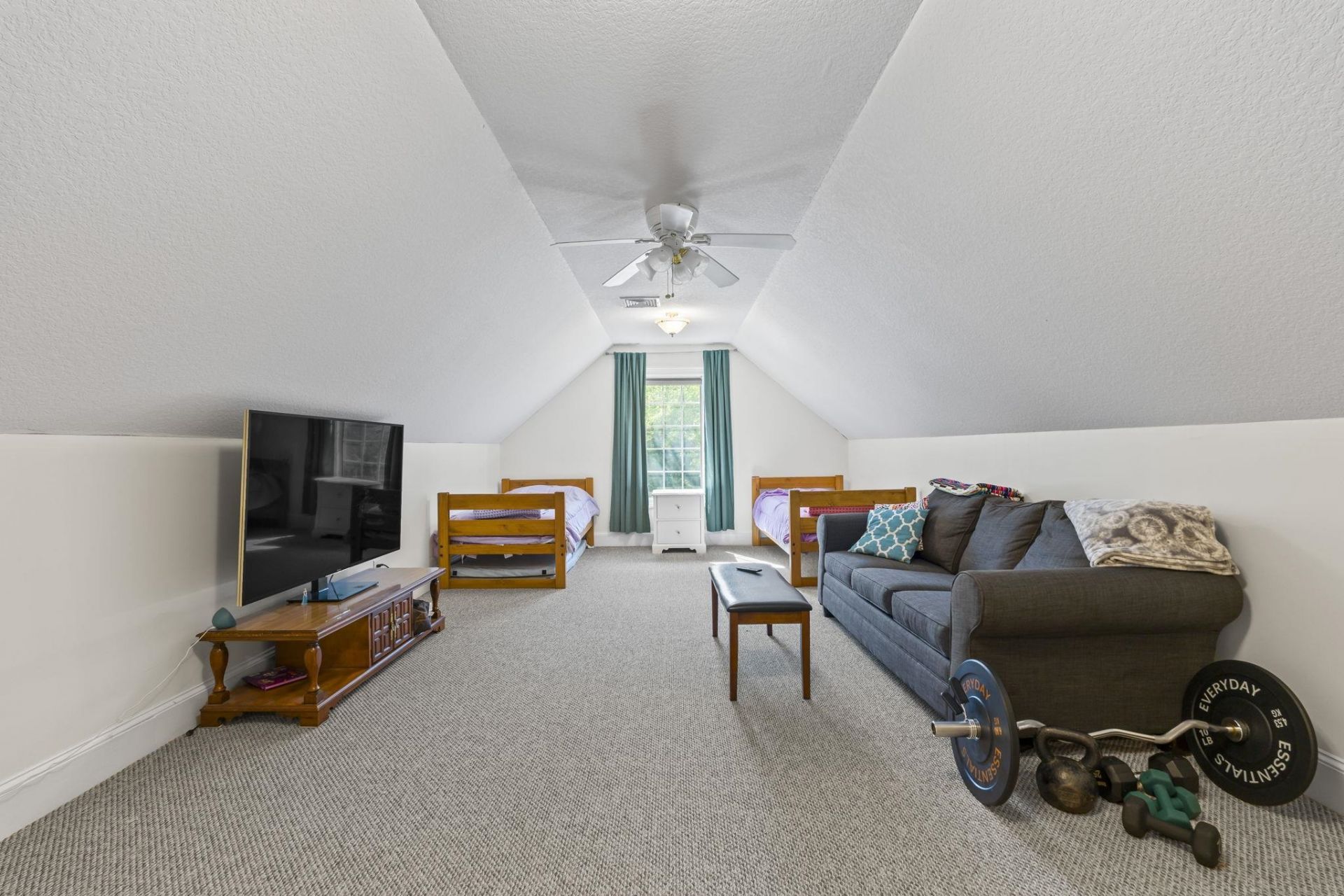 140 Heritage Dr. Photo 45