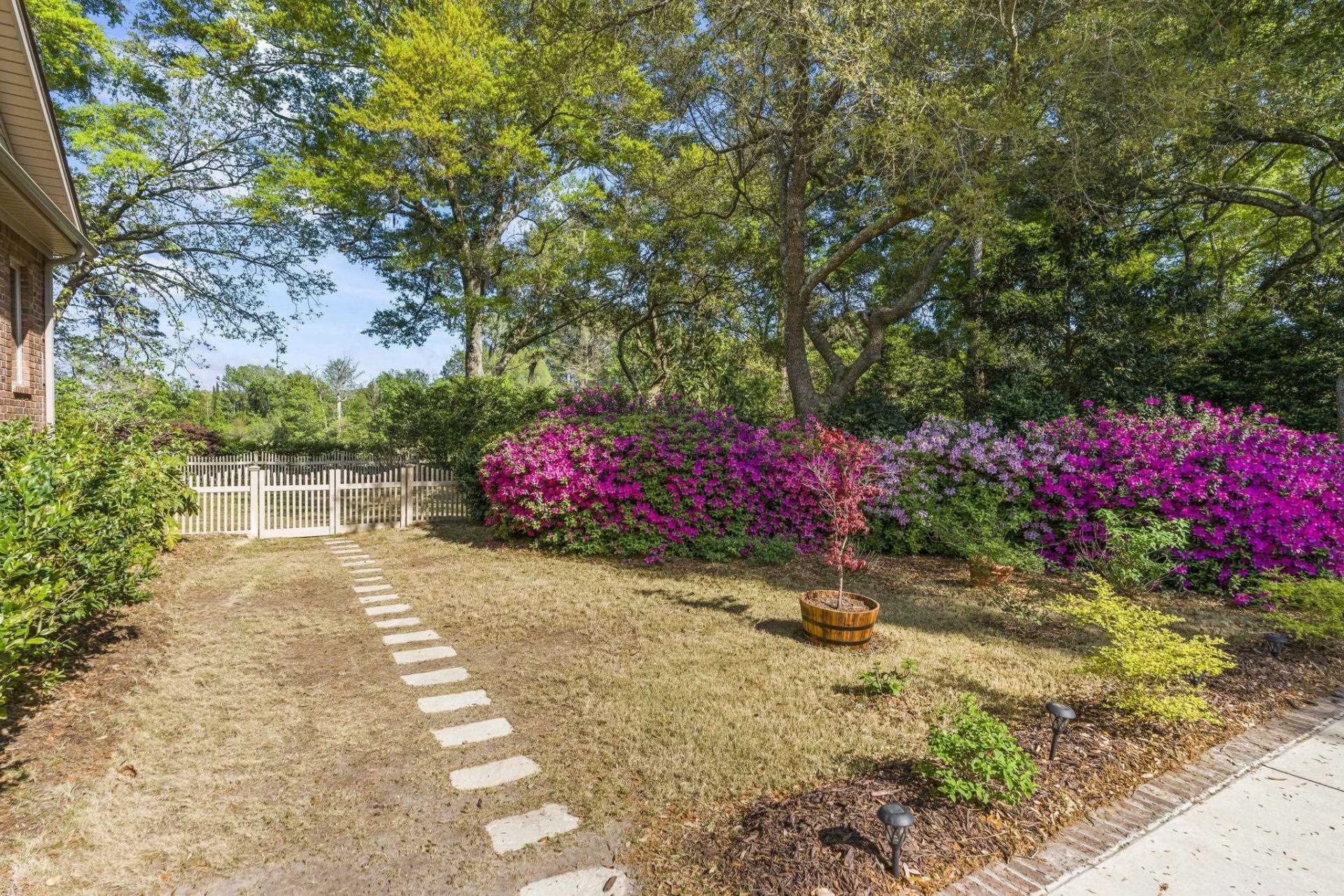 140 Heritage Dr. Photo 50