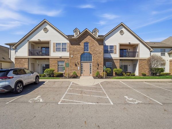 675 Hidden Springs Drive, Lewis Center, OH 43035