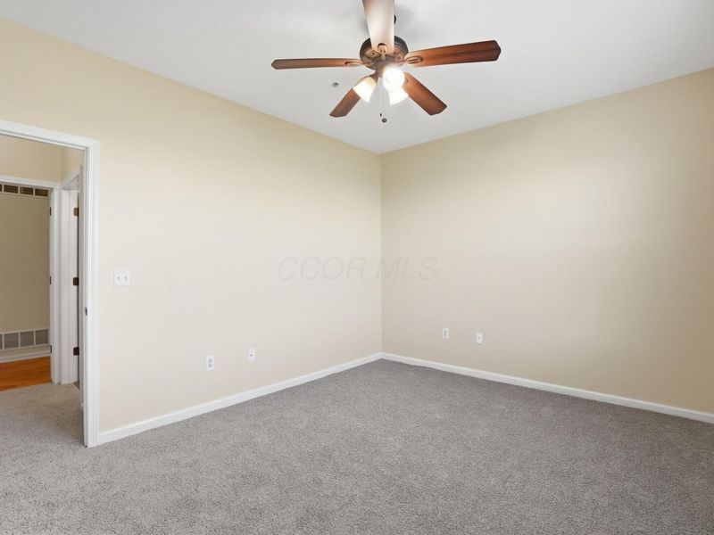 675 Hidden Springs Drive, Lewis Center, OH 43035 Photo 22