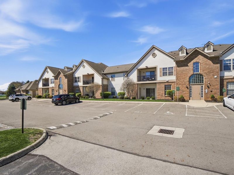 675 Hidden Springs Drive, Lewis Center, OH 43035 Photo 3