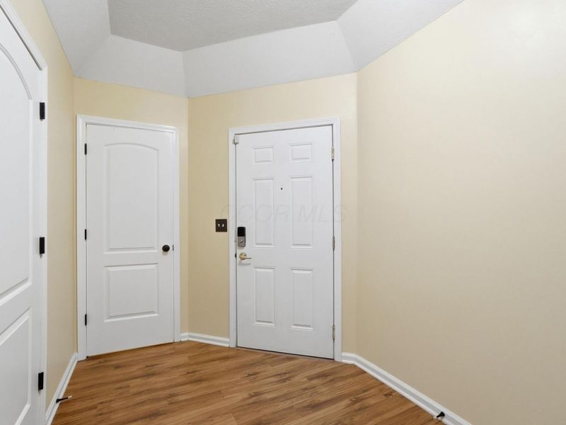 675 Hidden Springs Drive, Lewis Center, OH 43035 Photo 4