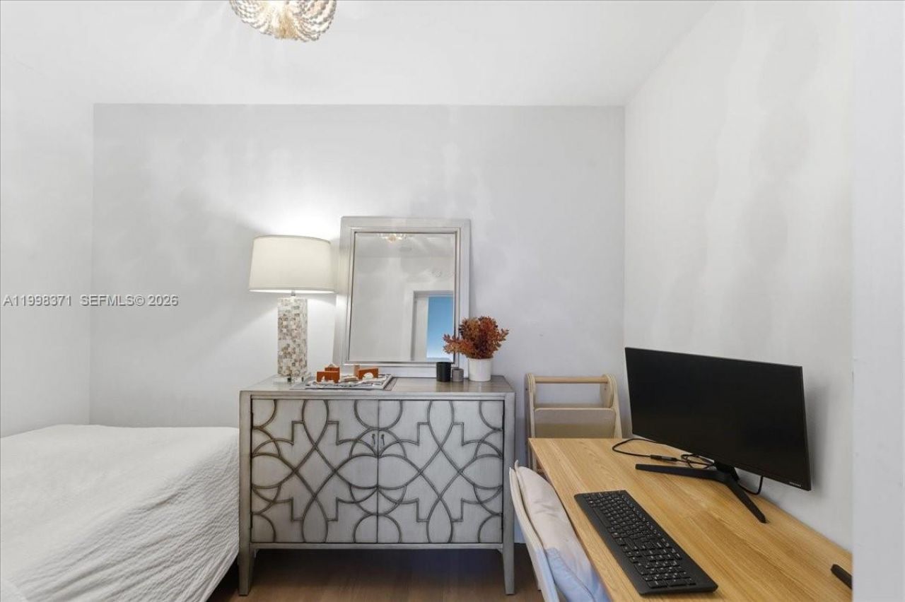 550 Ocean Drive, Unit 3H, Key Biscayne, FL 33149 Photo