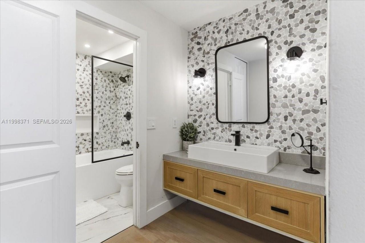 550 Ocean Drive, Unit 3H, Key Biscayne, FL 33149 Photo