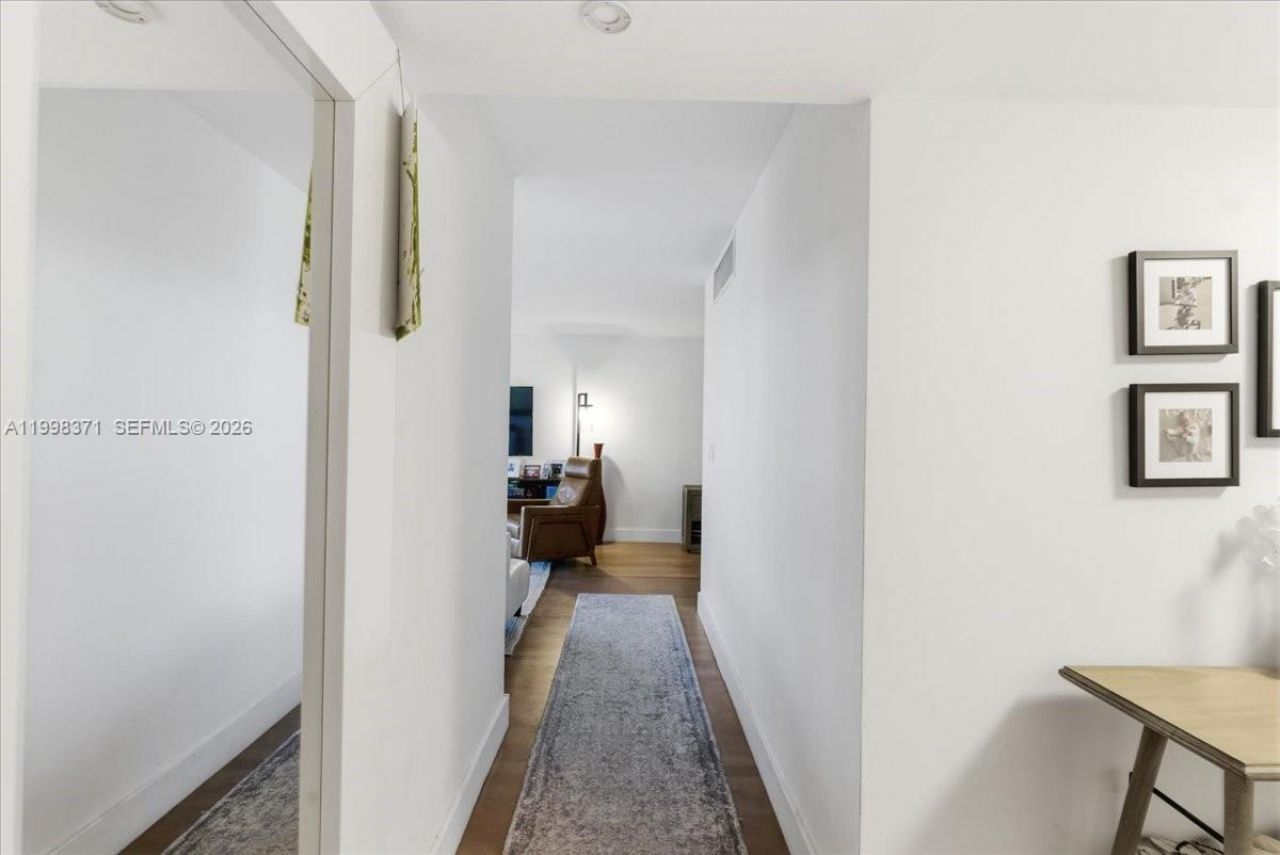 550 Ocean Drive, Unit 3H, Key Biscayne, FL 33149 Photo