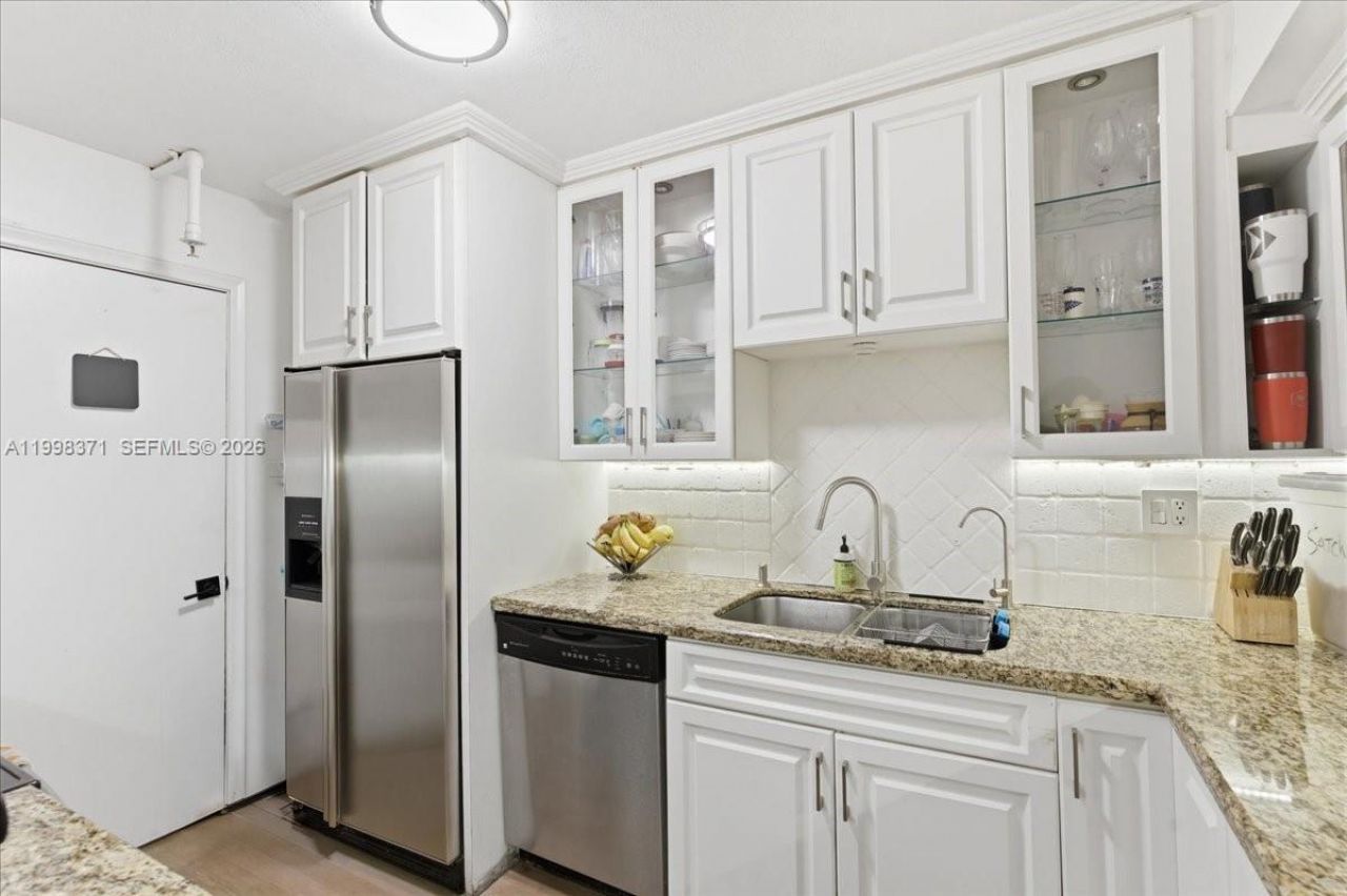 550 Ocean Drive, Unit 3H, Key Biscayne, FL 33149 Photo