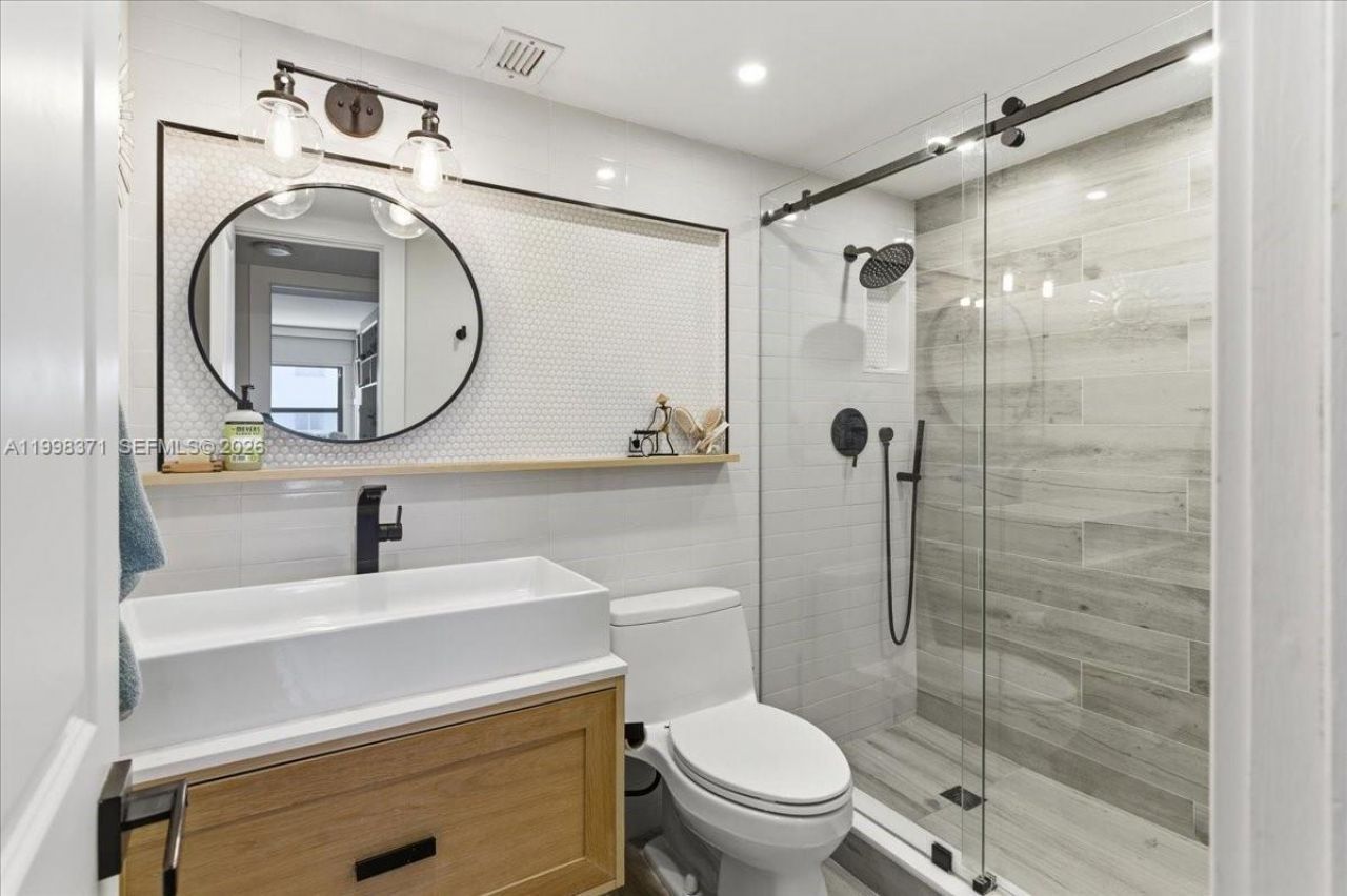 550 Ocean Drive, Unit 3H, Key Biscayne, FL 33149 Photo