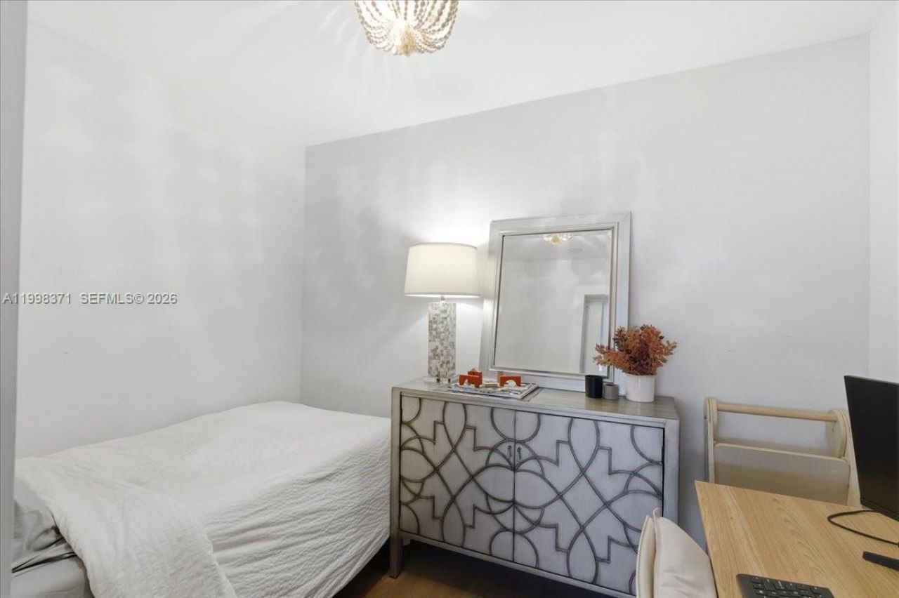 550 Ocean Drive, Unit 3H, Key Biscayne, FL 33149 Photo