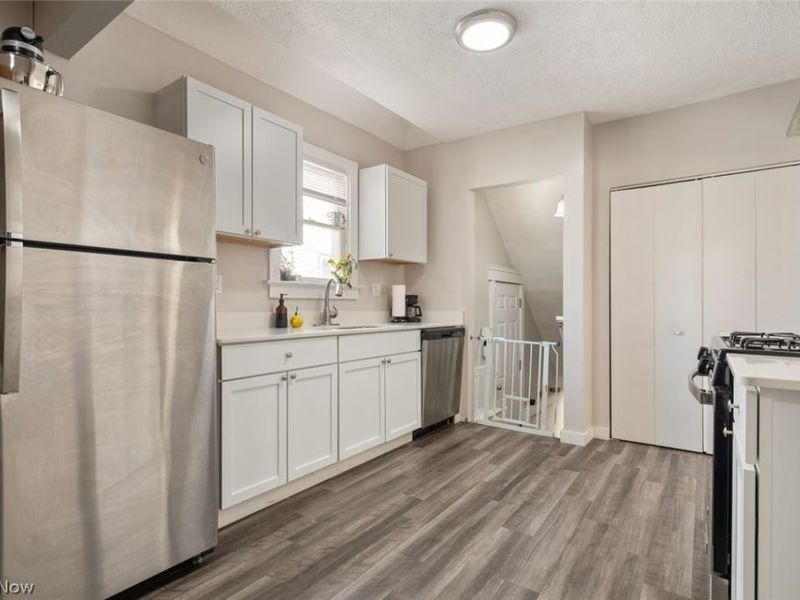 9902 Zimmer Avenue, Cleveland, OH 44102 Photo 10