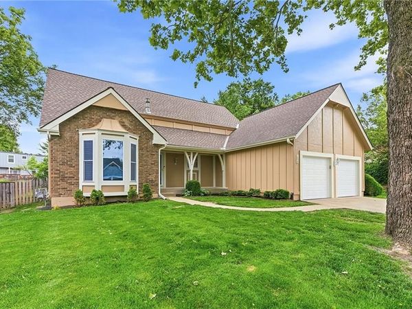 7829 Caenen Street, Lenexa, KS 66216