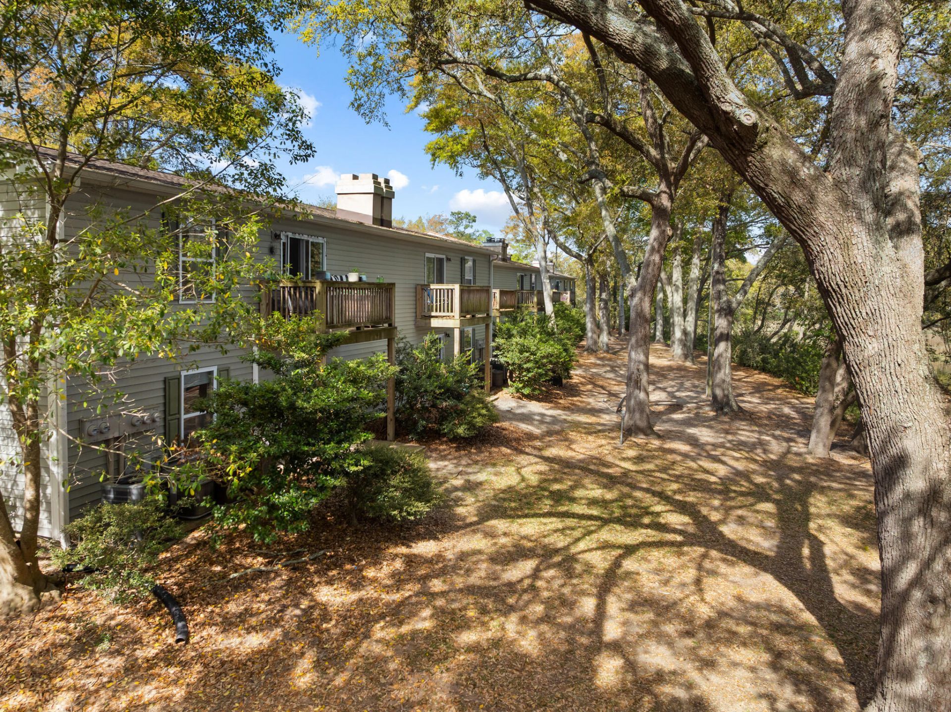 1402 Camp Road Photo 11