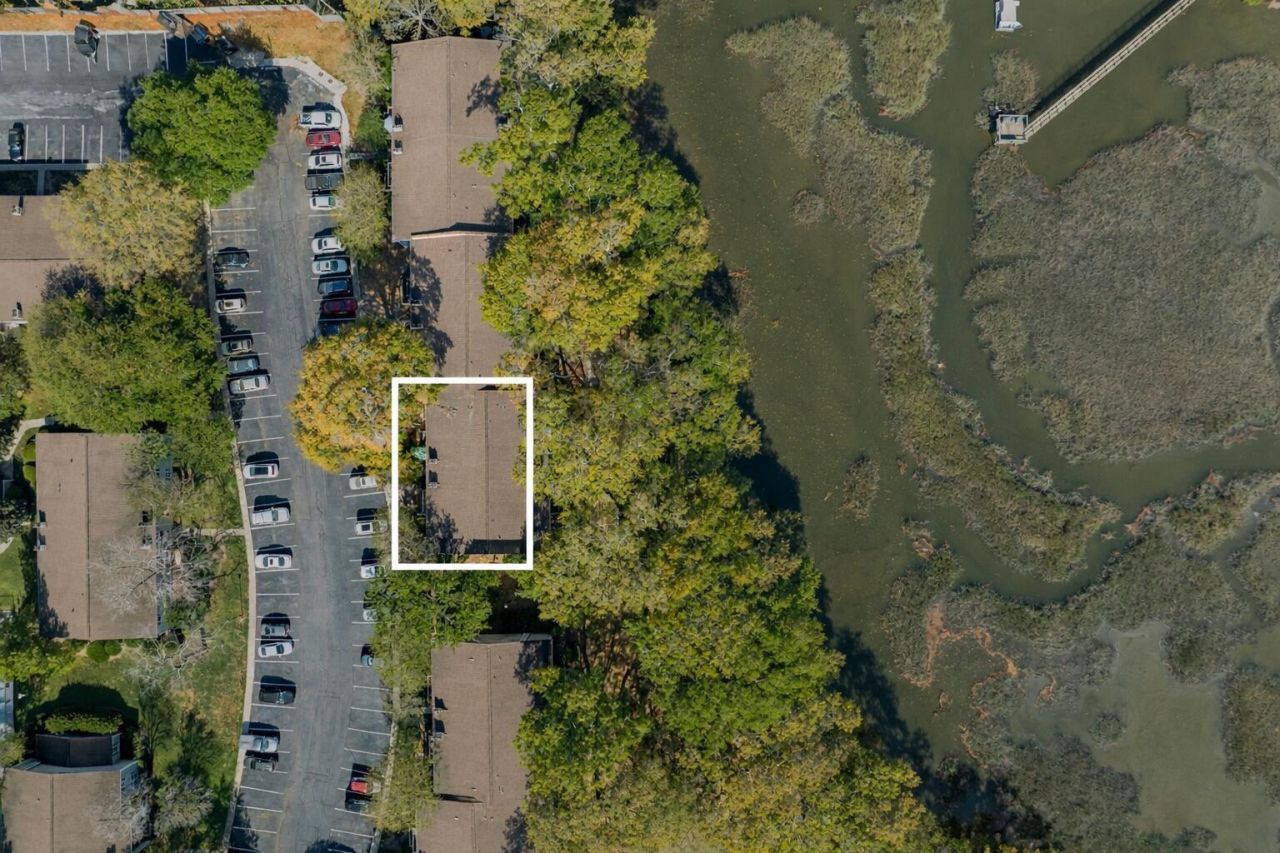 1402 Camp Road Photo 7