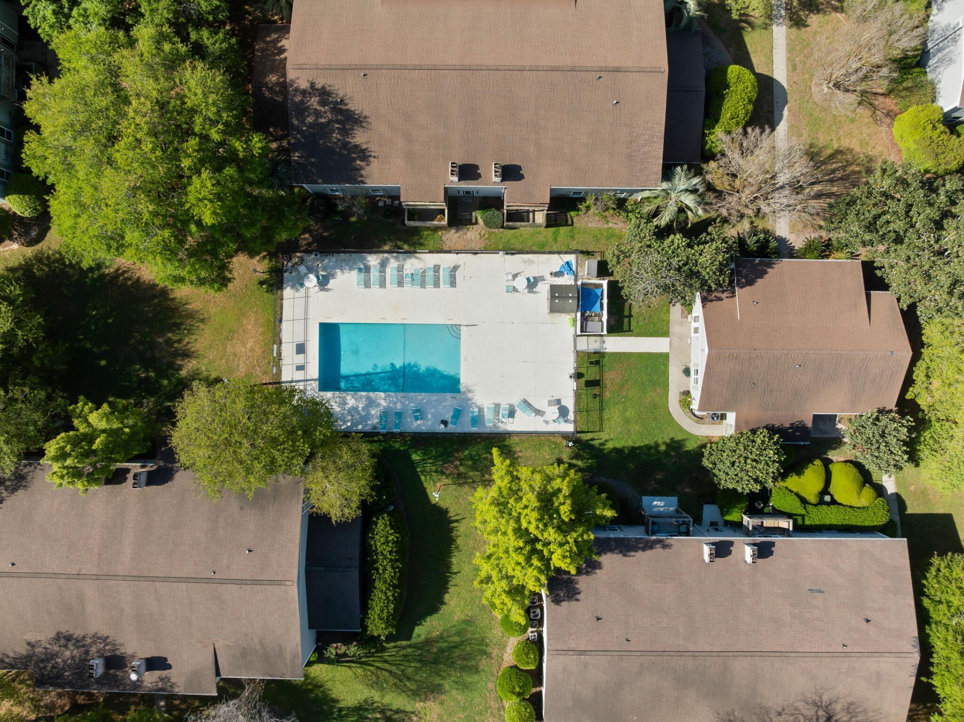 1402 Camp Road Photo 9