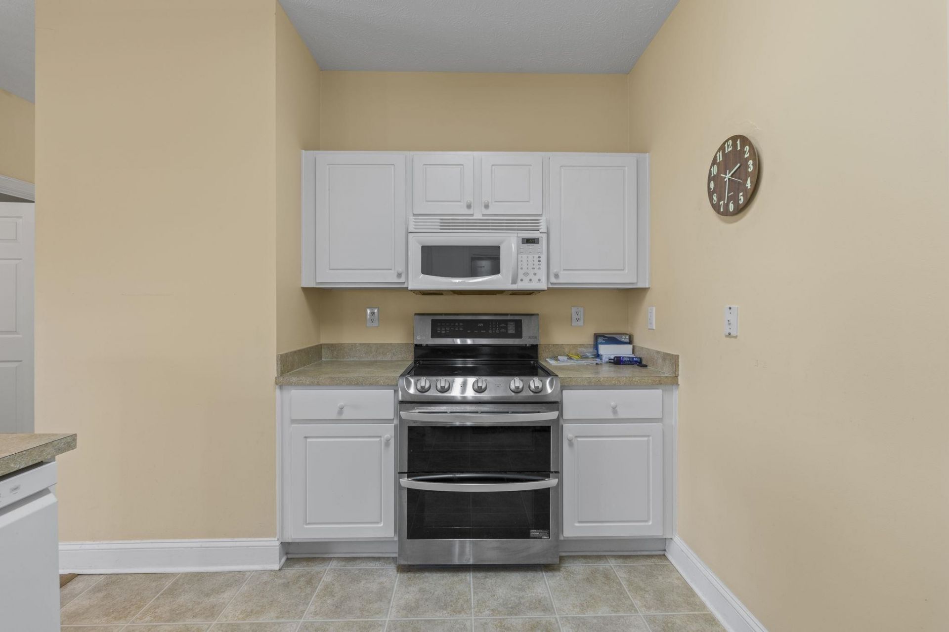 6000 Windsor Green Way Photo 11