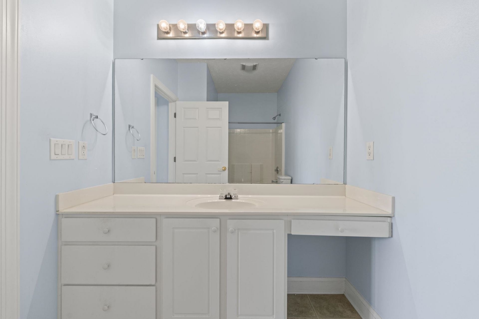 6000 Windsor Green Way Photo 16