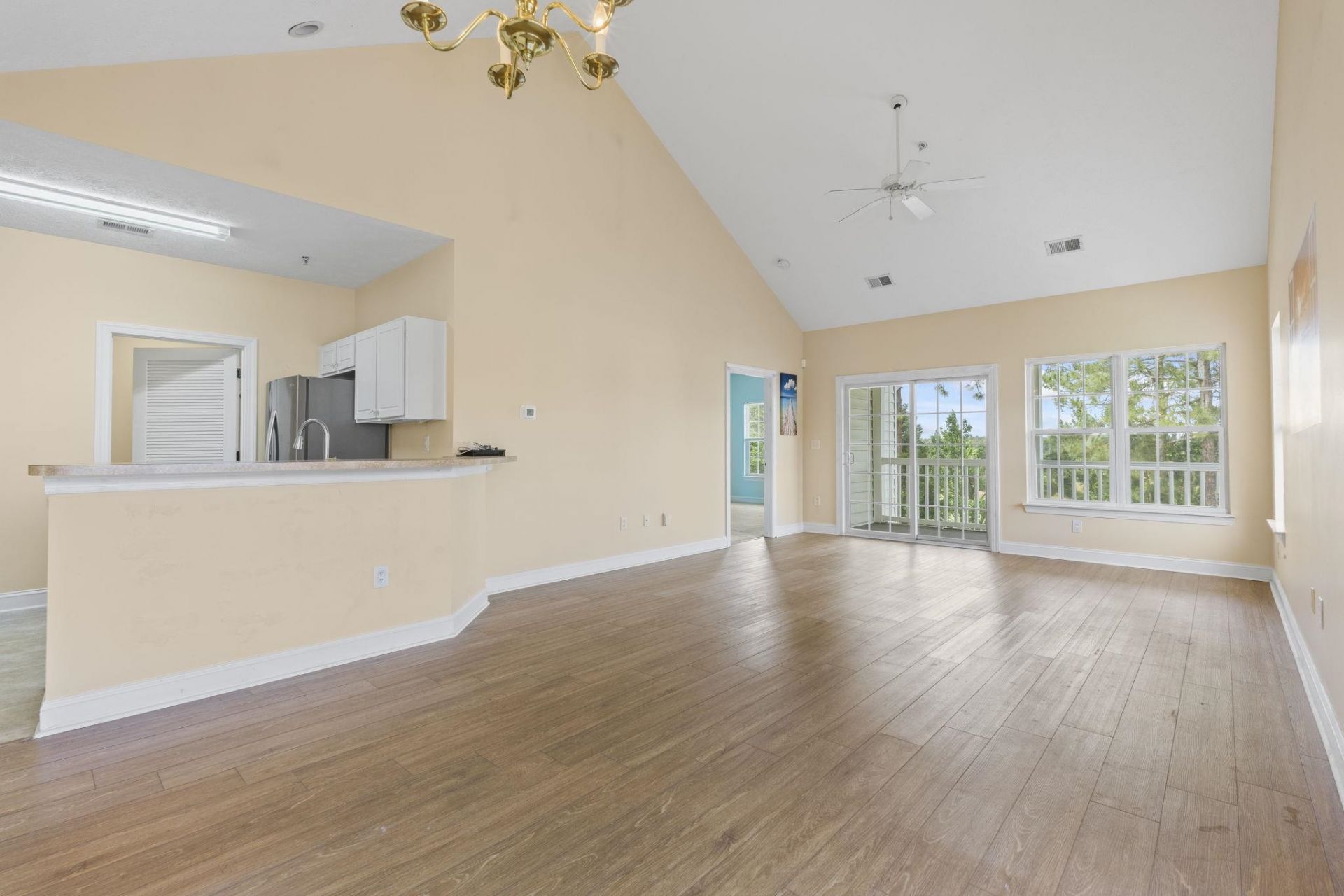 6000 Windsor Green Way Photo 8