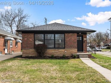 12751 Oak Park Boulevard, Oak Park, MI 48237