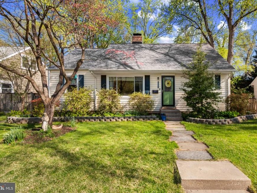 1001 Robin Road, Silver Spring, MD 20901 Main Photo