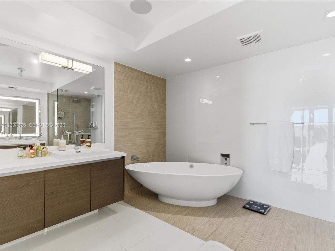 330 Sunny Isles Blvd, Unit 5-1508, Sunny Isles Beach, FL 33160 Photo