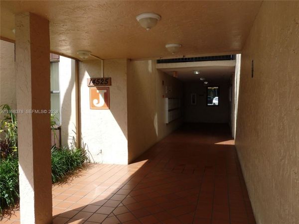 14525 N Kendall Dr, Unit 102J, Miami, FL 33186