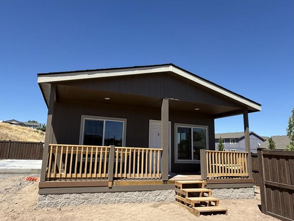 946 SE 10th Street, Unit 60, Madras, OR 97741