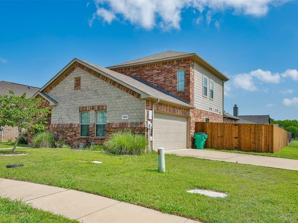 1800 Silver Oaks Drive, Gainesville, TX 76240