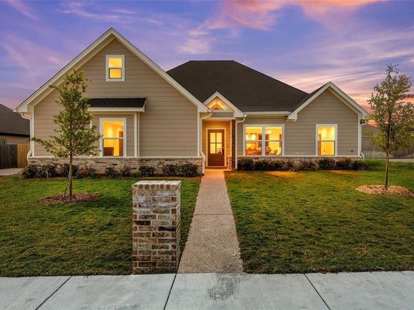 929 Northern Dancer Drive, Hewitt, TX 76643
