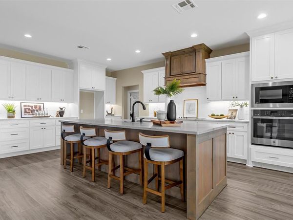 929 Northern Dancer Drive, Hewitt, TX 76643