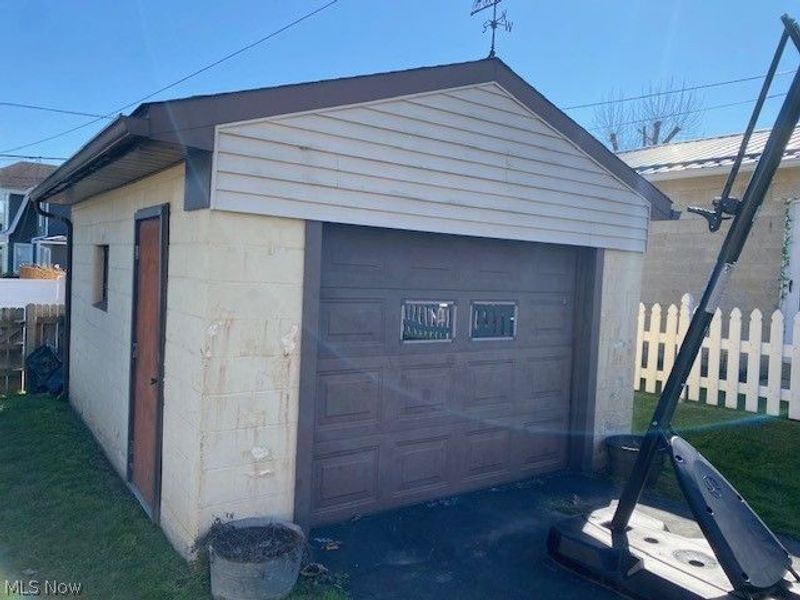 811 Loretta Avenue, Toronto, OH 43964 Photo 4