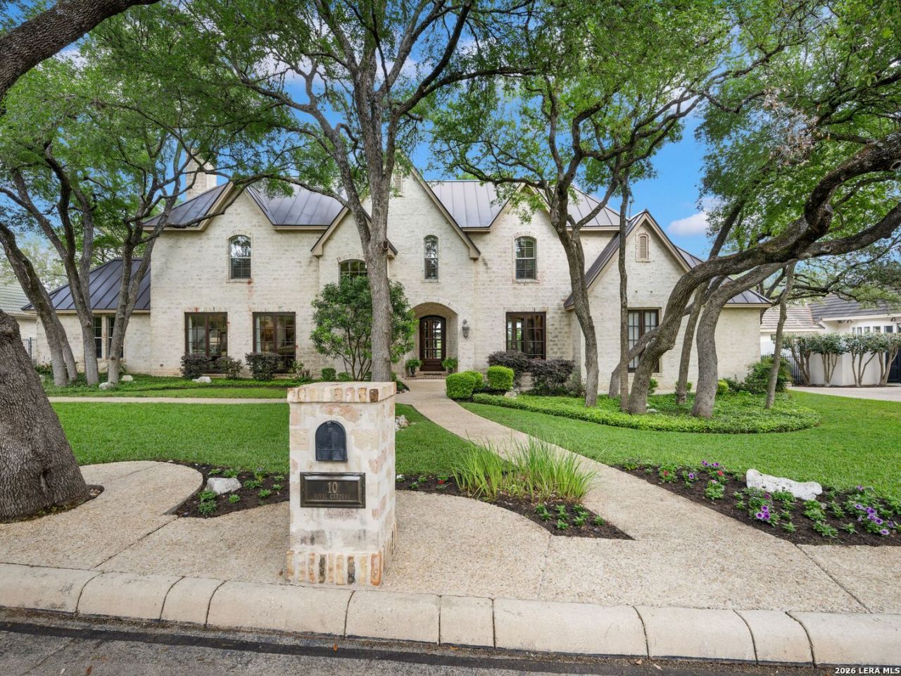 10 Royal Gardens Drive, San Antonio, TX 78248 Main Photo