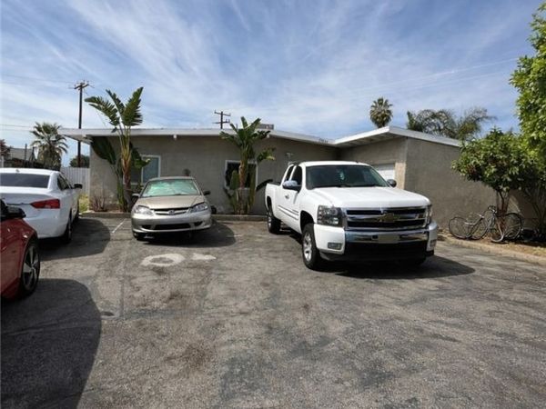 27034 La Verne Court, Highland, CA 92346