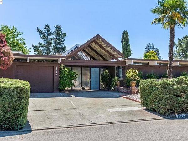 8077 Shay Dr, Oakland, CA 94605