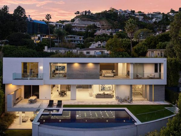 1401 Londonderry Place, Los Angeles, CA 90069