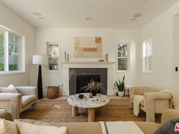 3914 Keeshen Drive, Los Angeles, CA 90066