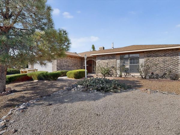 717 Nicklaus Drive SE, Rio Rancho, NM 87124