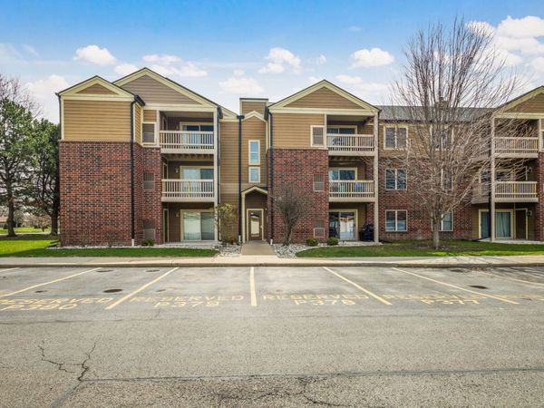 208 Glengarry Drive , Unit 301, Bloomingdale, IL 60108