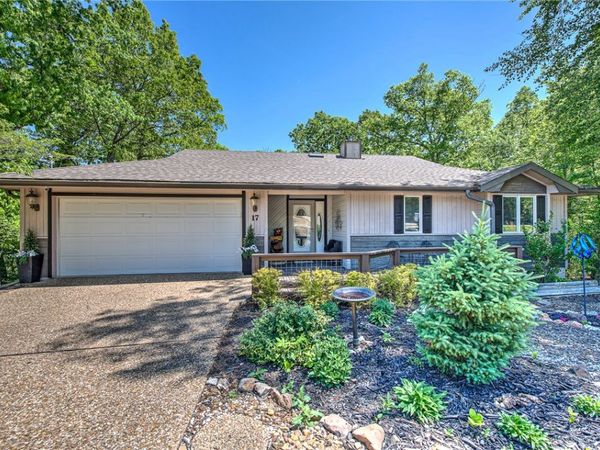 17 Stoneykirk Drive, Bella Vista, AR 72715