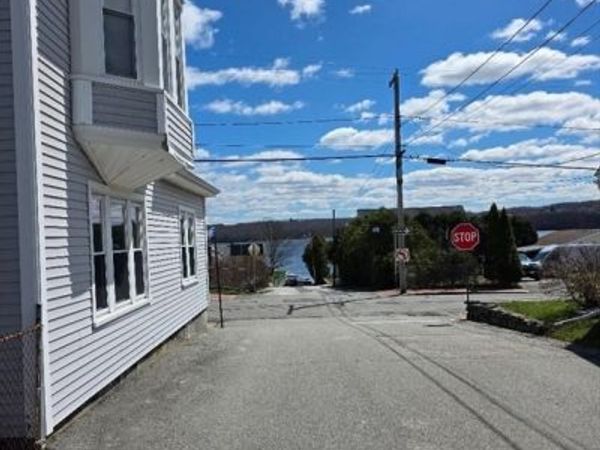 511 Main Street, Unit 1R, Somerset, MA 02726