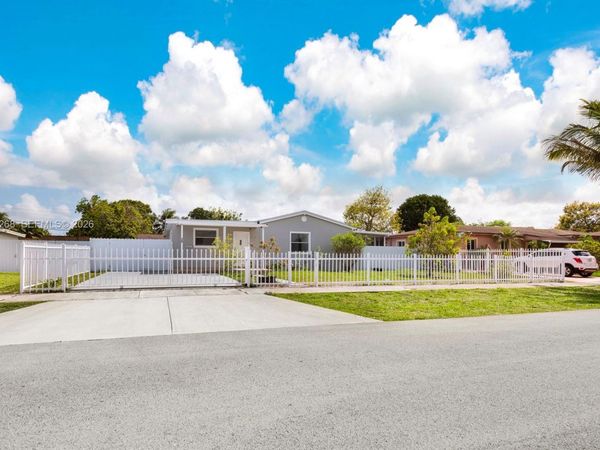 580 NW 189th Ter , Miami Gardens, FL 33169