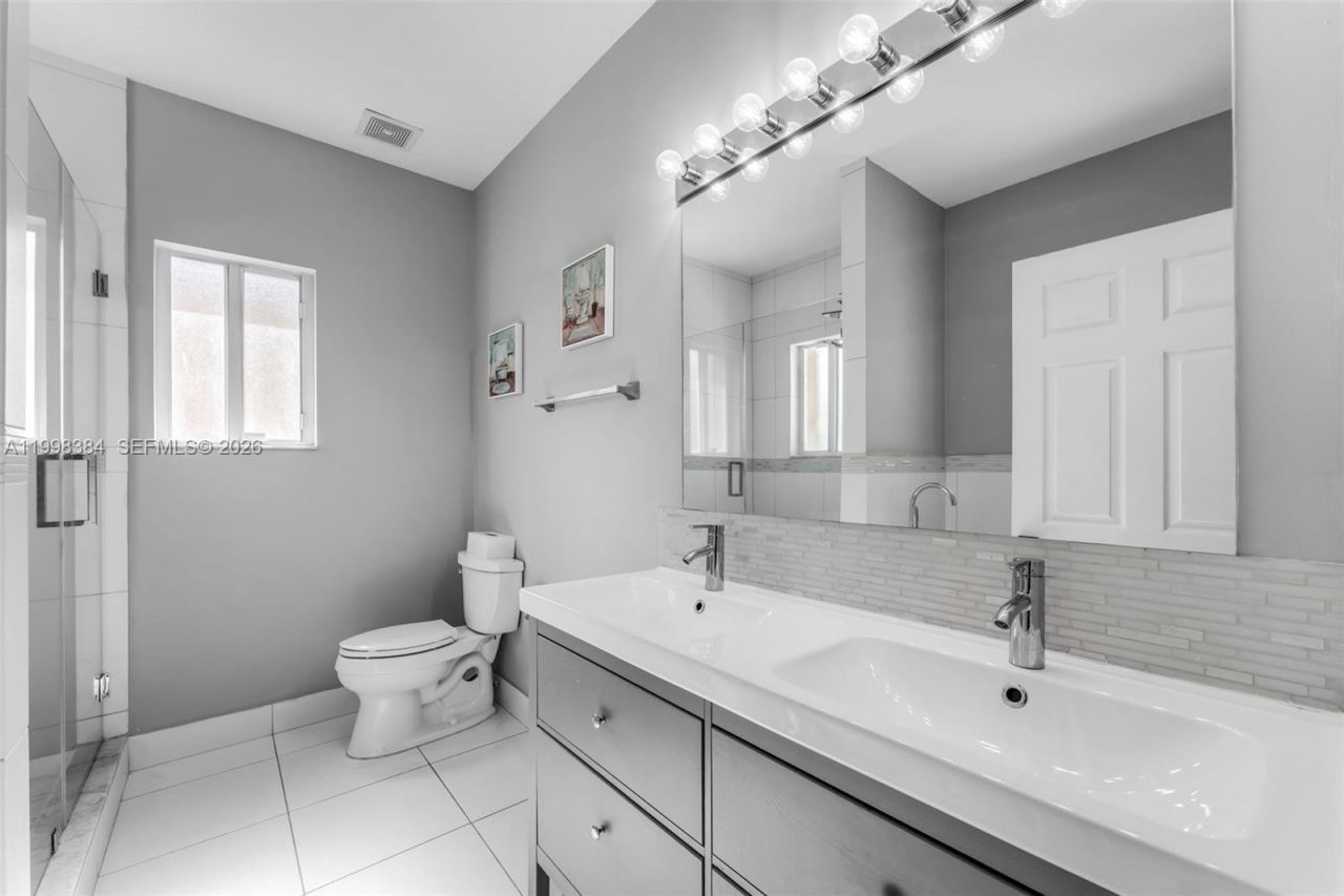 239 SE 31st Ter, Homestead, FL 33033 Photo