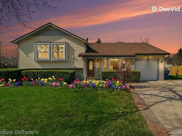 2067 Champagne Drive, Ann Arbor, MI 48108