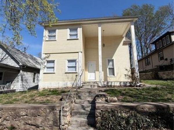 201 S Willis Avenue, Independence, MO 64050