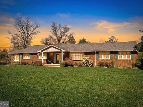 6 STANLEY DRIVE, ROBBINSVILLE, NJ 08691