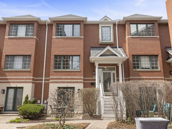 216 N Addison Avenue , Elmhurst, IL 60126